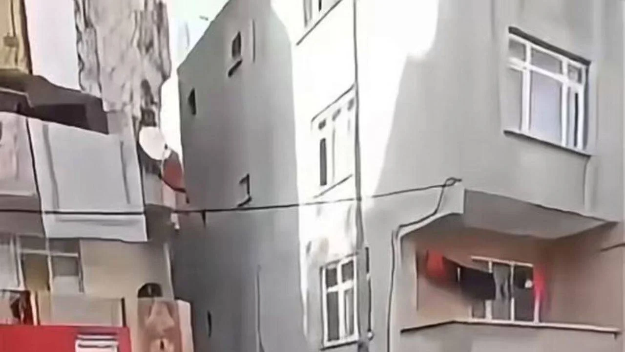 Avcılar'da polise saldırı! Kadın polis memurunun kolu kırıldı