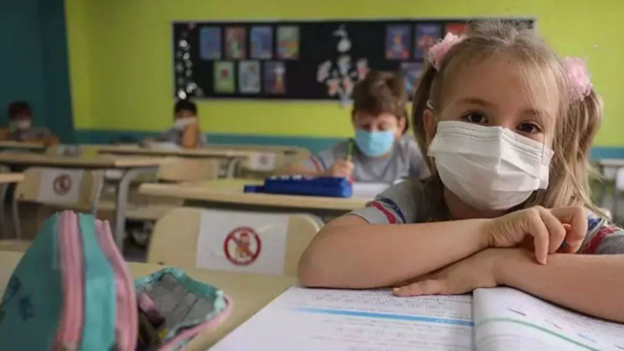 Çocuğunuzda bu belirtiler varsa okula göndermeyin! 'En büyük tehlike'