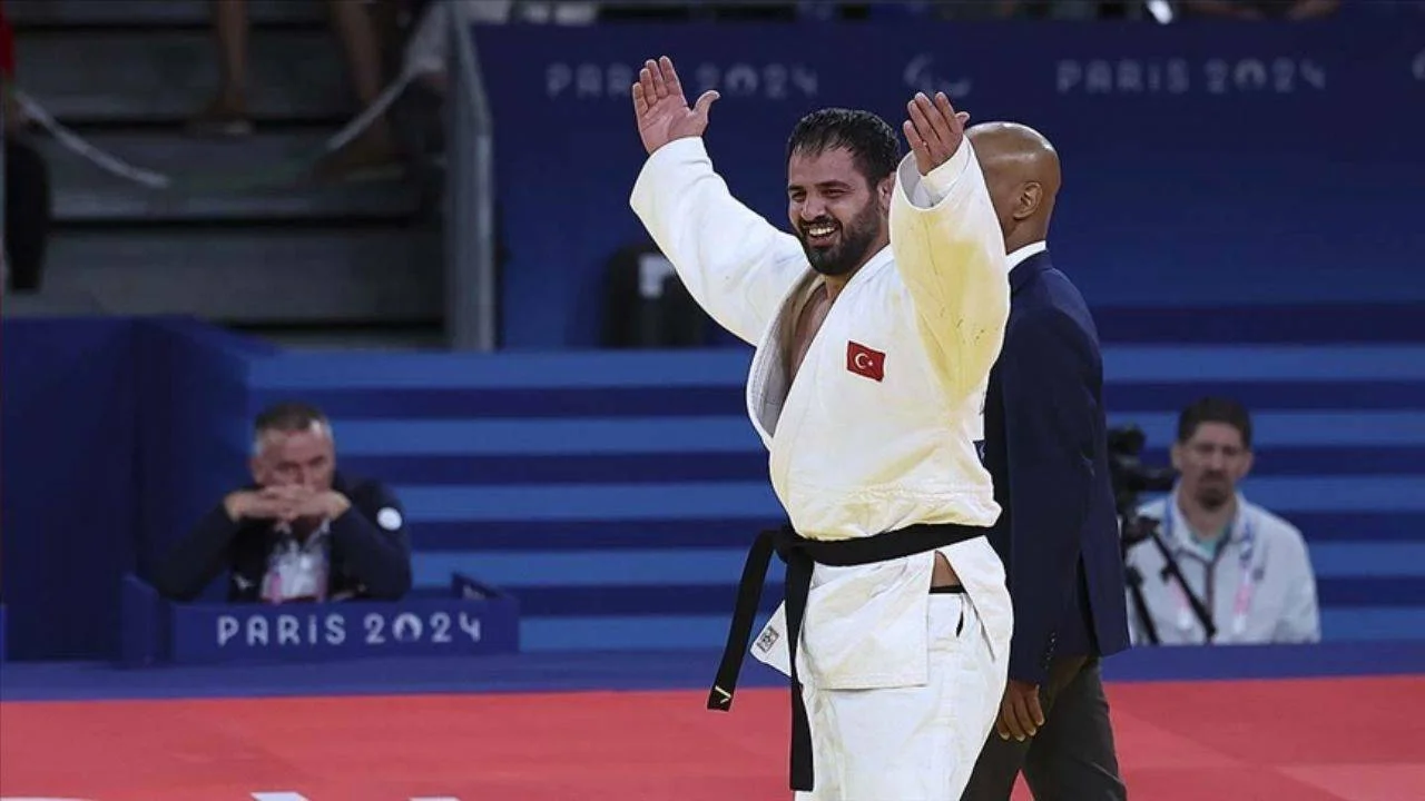 İbrahim Bölükbaşı, Paris'te altın madalya kazandı