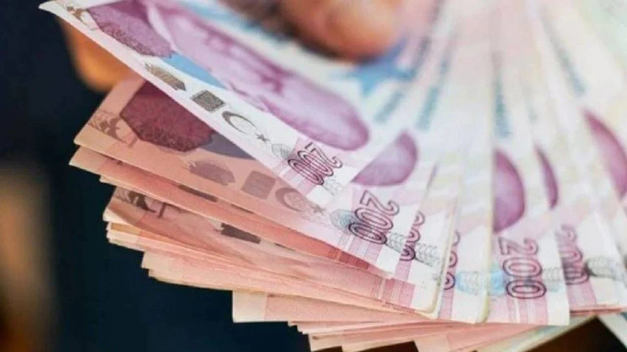 Kredi kartı faizlerindeki artış ekonomiyi vuruyor