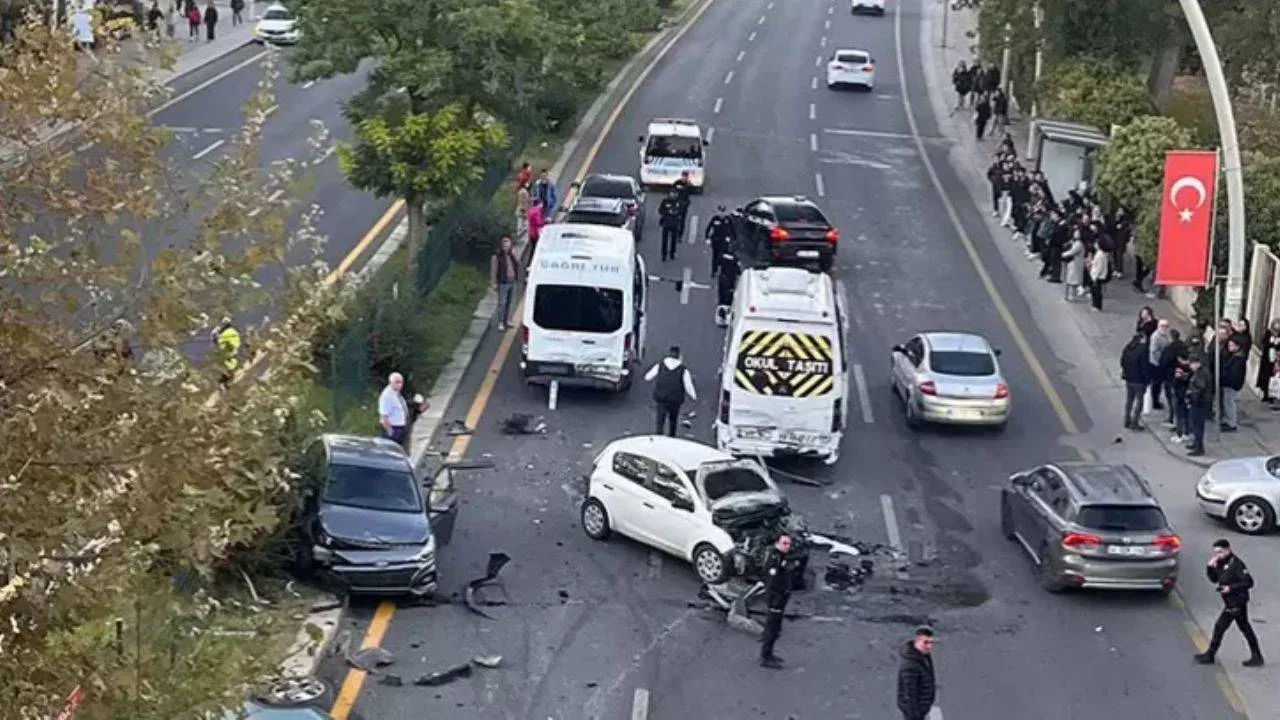 Ankara'da zincirleme kaza: 8 araç birbirine girdi