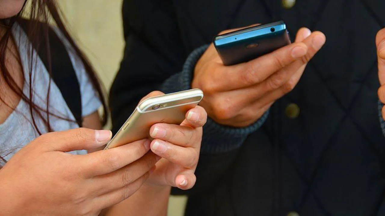 Birisi telefonunuzu takip edebilir mi? Uzmanlar uyardı