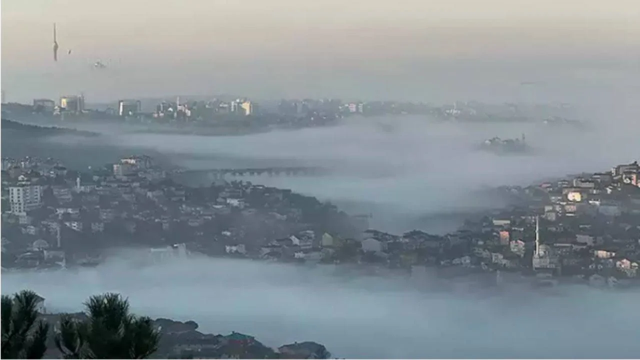 İstanbul Boğazı'nda yoğun sis: Gemi geçişleri durduruldu