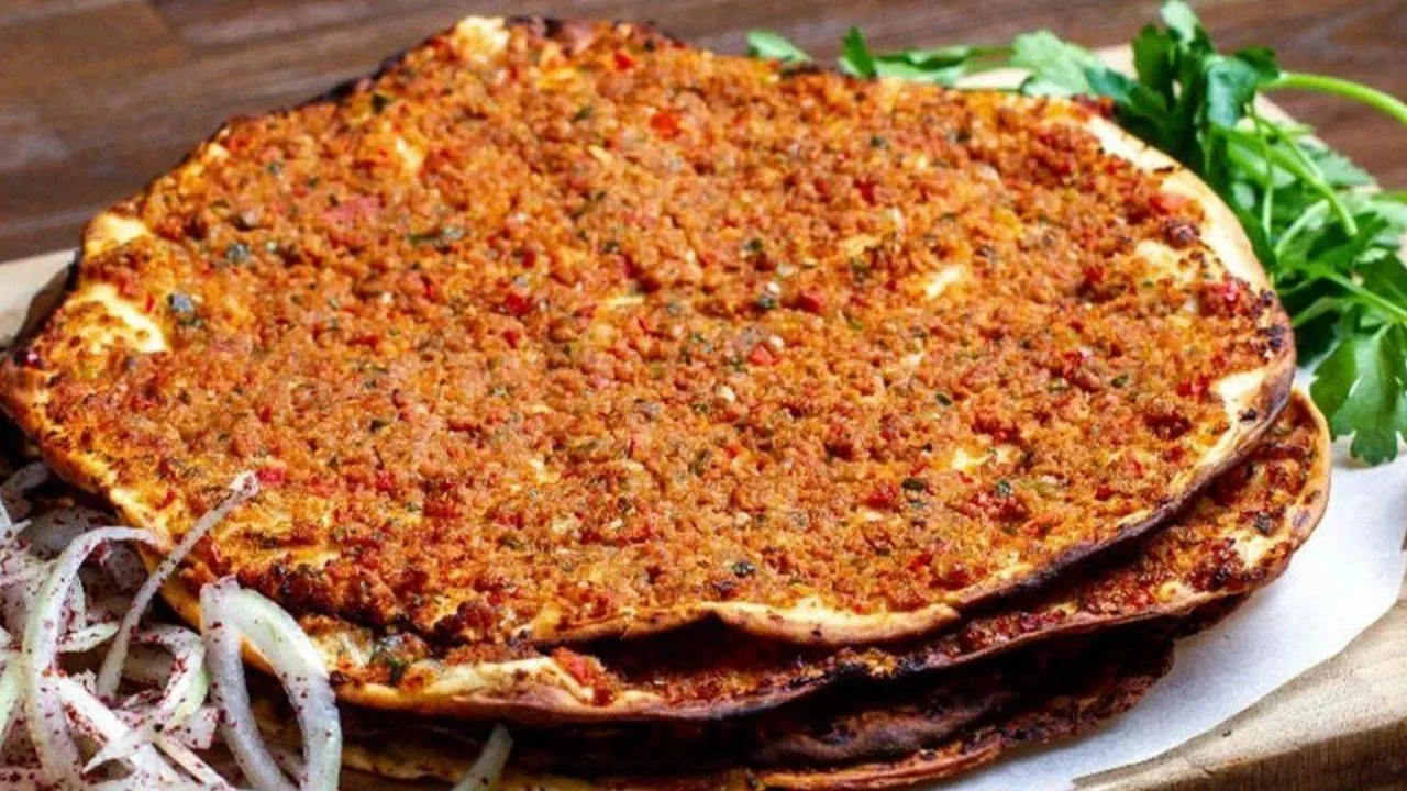 İstanbul'da gıda skandalı! Meşhur lahmacuncular ifşa oldu