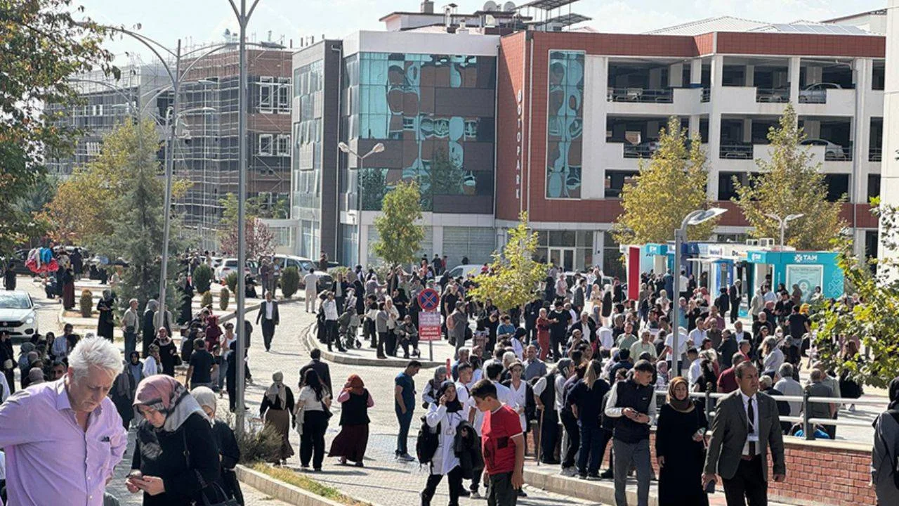 Malatya merkezli depremde 3 ilde 3 bina hasar aldı