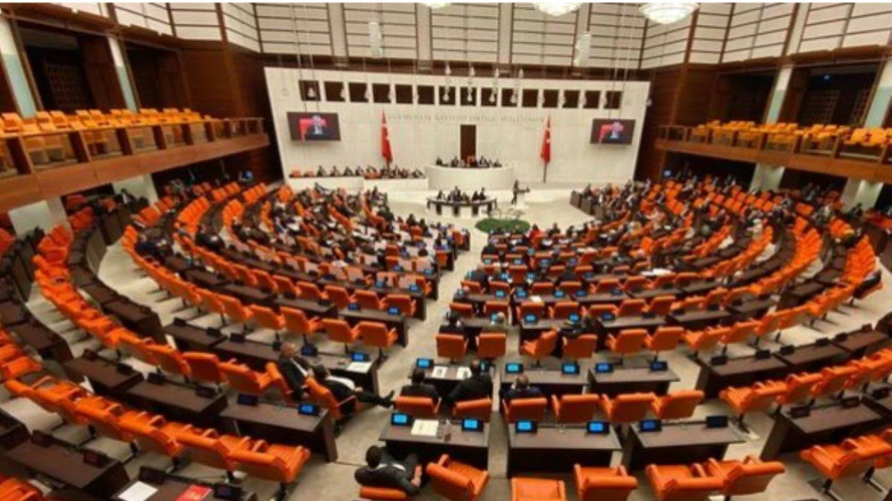 TBMM Adalet Komisyonu'nda kritik yasa değişiklikleri onaylandı