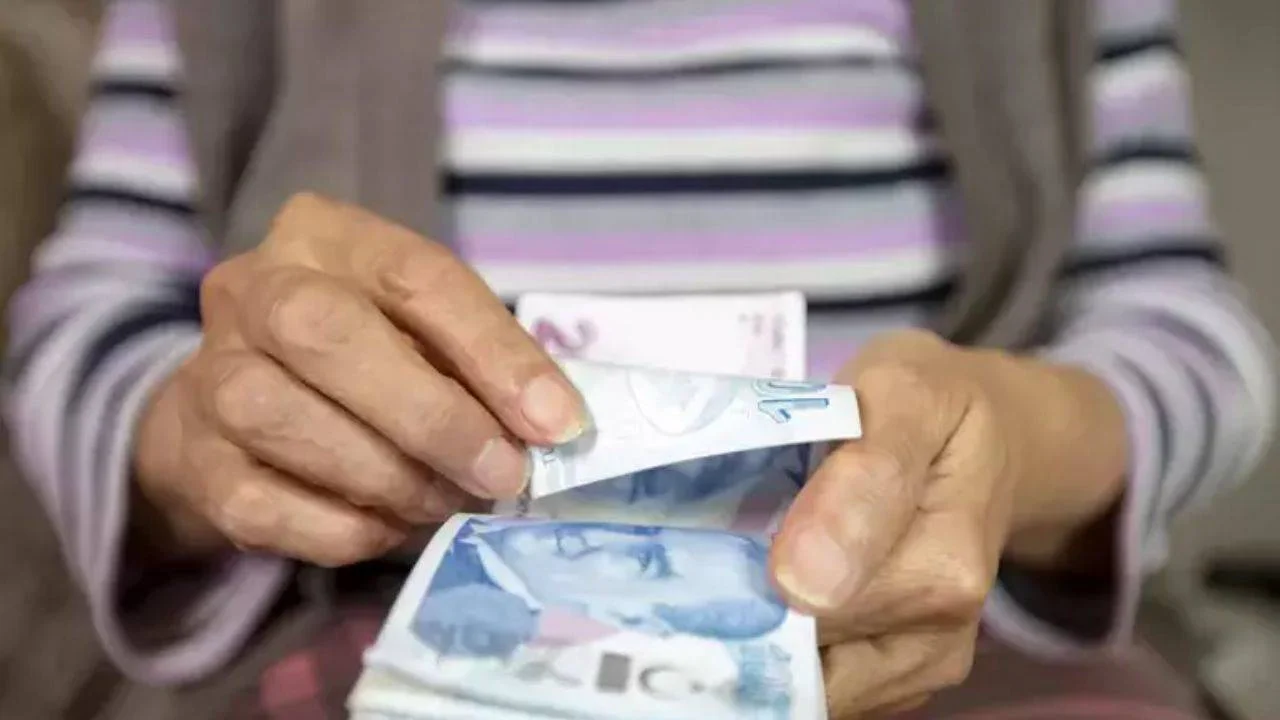 2025 yılı için asgari ücret zammına dair tartışmalar, aralık ayında başlayacak görüşmelerle hız kazanacak.