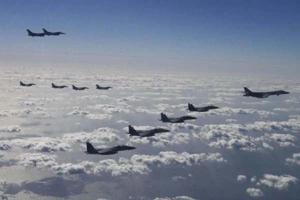 ABD, B-1B'leri uçurdu!