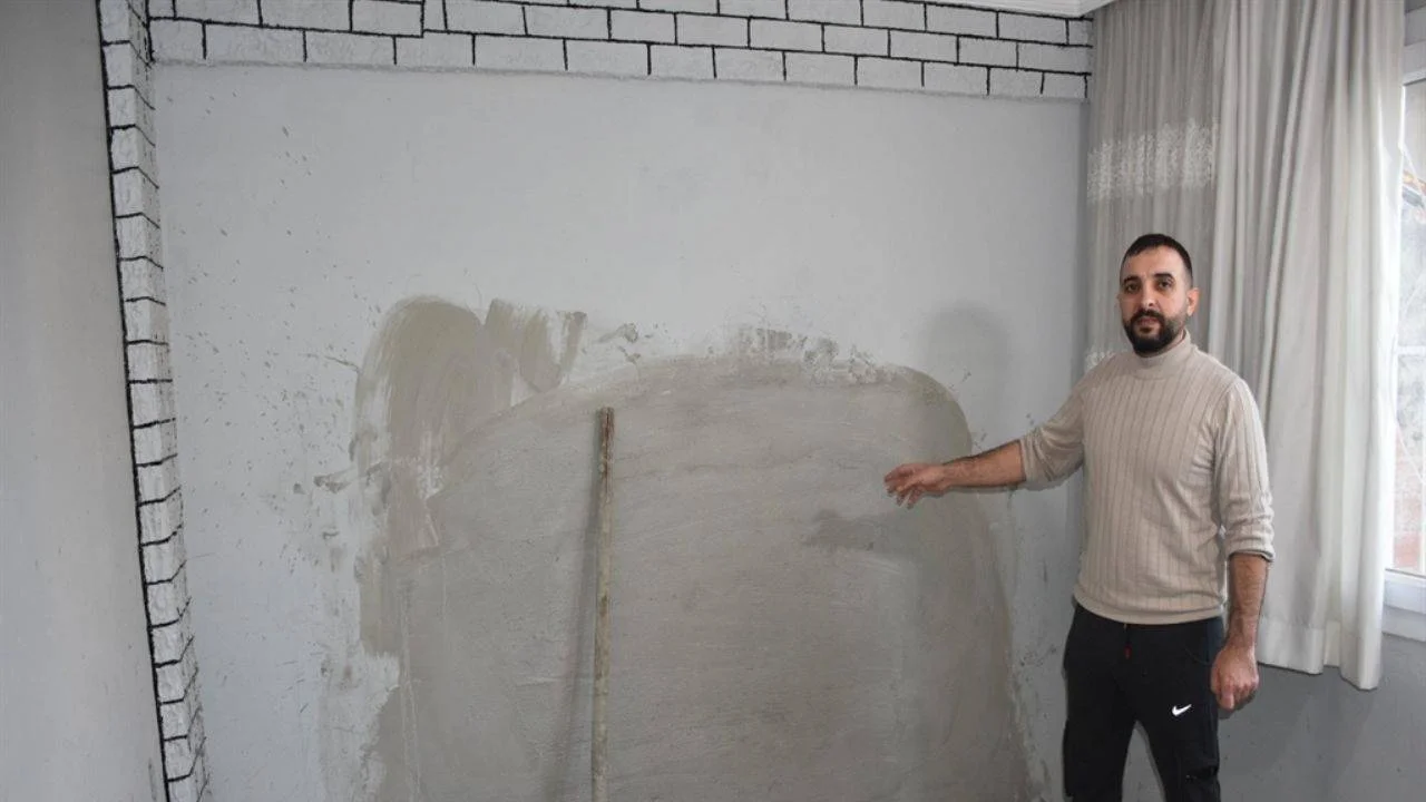 Komşusunun duvarını kırıp eşyalarını çaldıktan sonra duvarı yeniden ördü