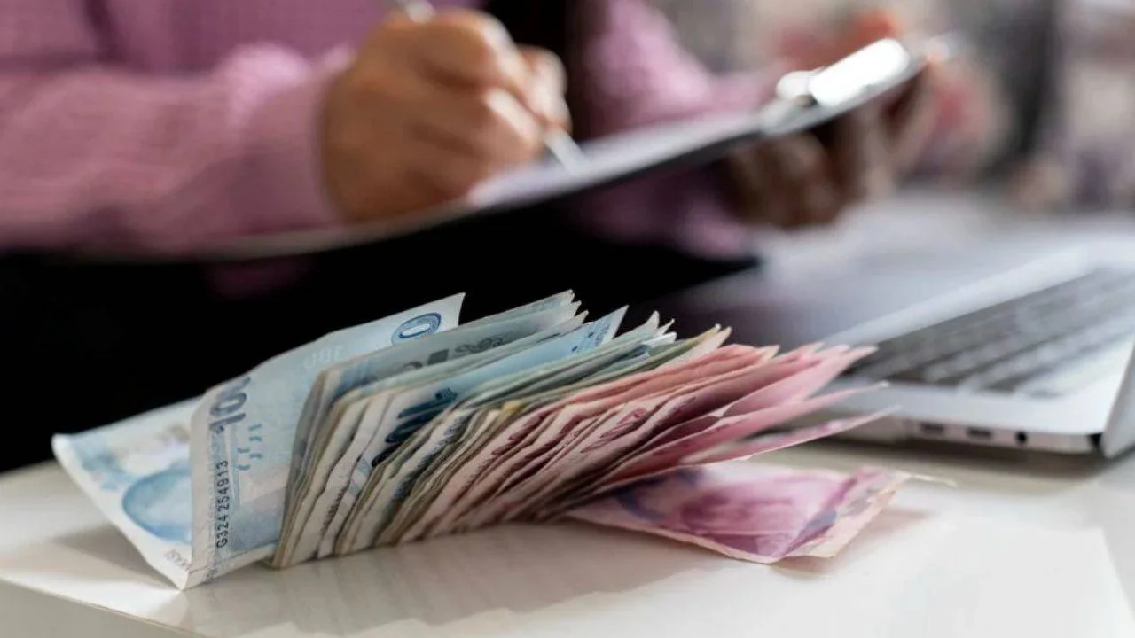 Memur ve emeklinin maaşı ne kadar olacak? İşte zam tahminleri