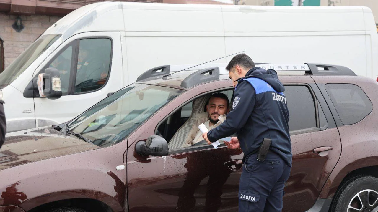 Konya Büyükşehir Zabıtası Şeb-i Arus törenleri öncesi denetimlerini artırdı