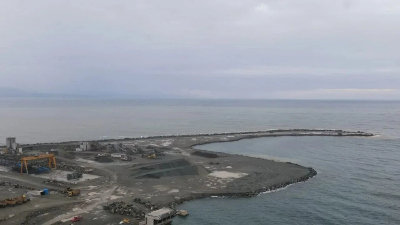 Rize'de lojistik projesi ilerliyor, Trabzon'da yatırım adası stagnasyonu devam ediyor