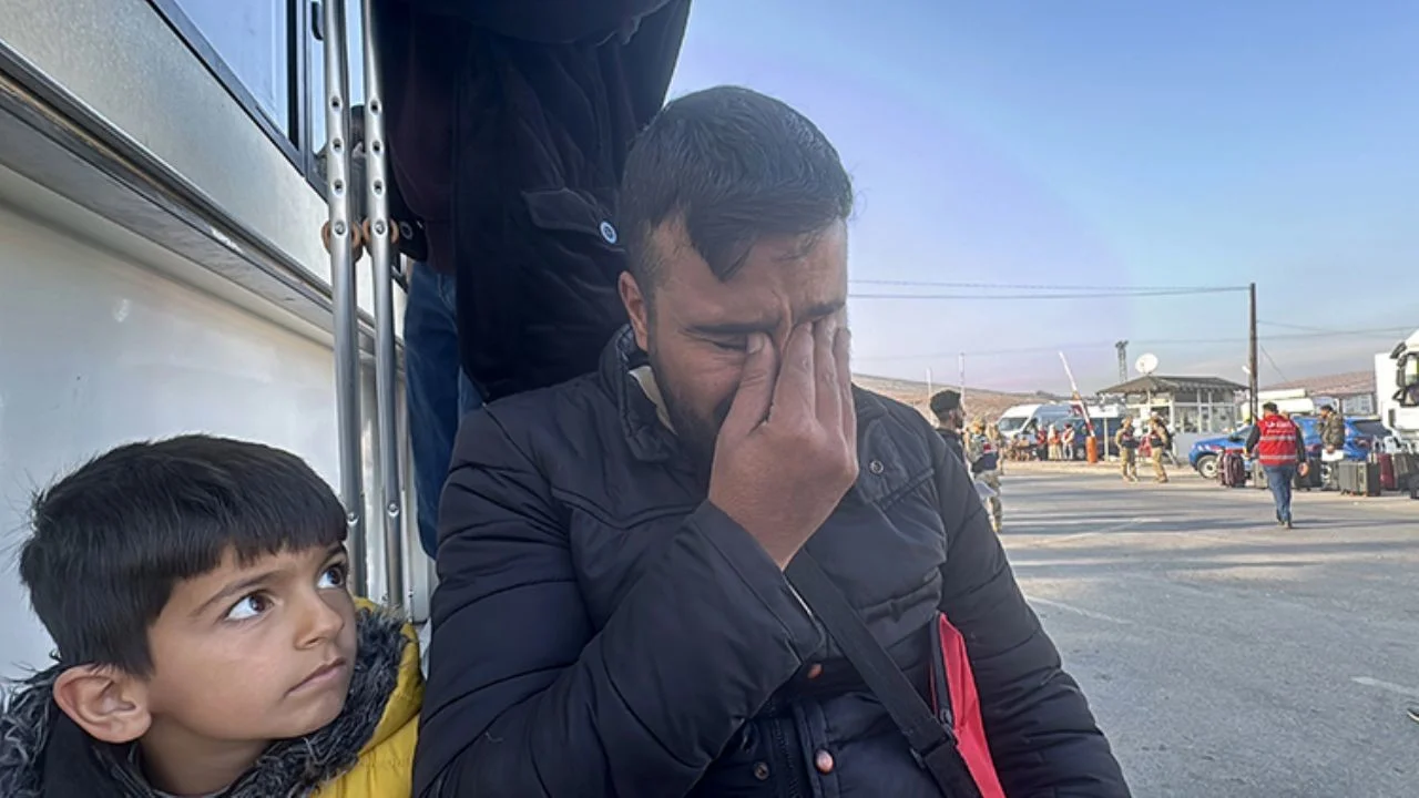Suriyeli baba: Türk komşularımızdan ayrılınca çok üzüldük