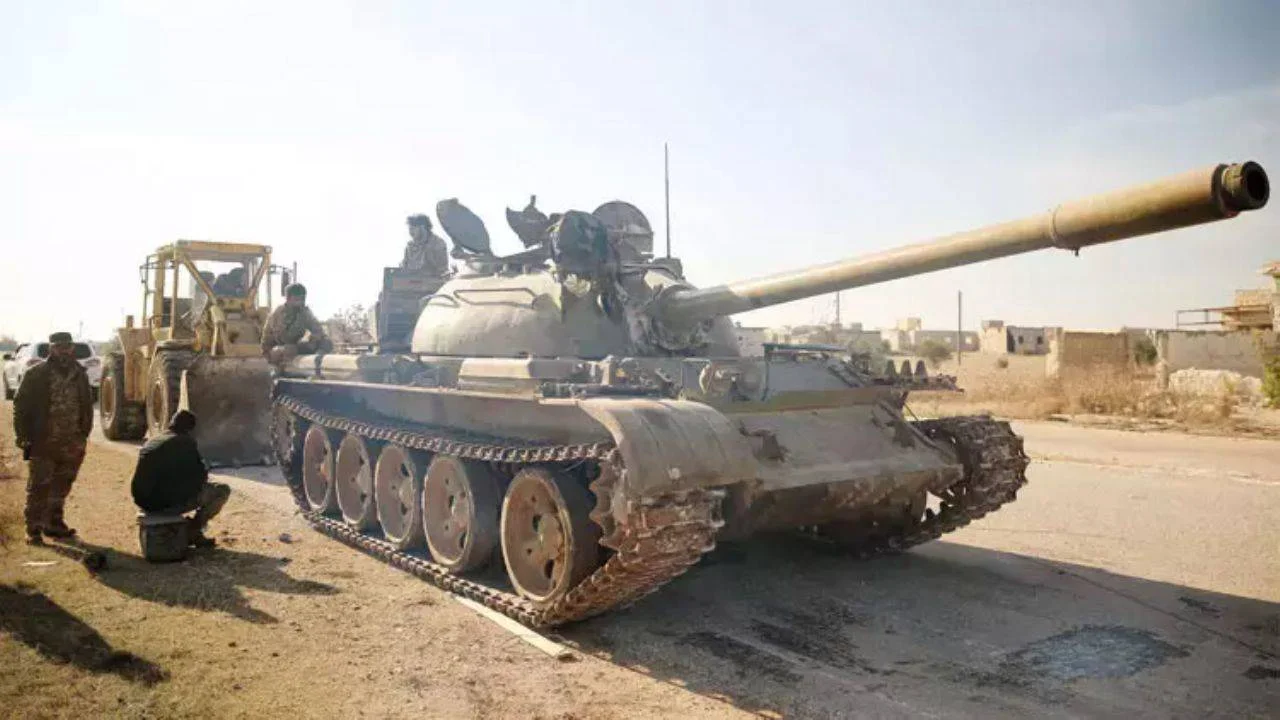 Tel Rıfat 3 saatte SMO'nun elinde! PKK/YPG tanklarını bırakıp kaçtı