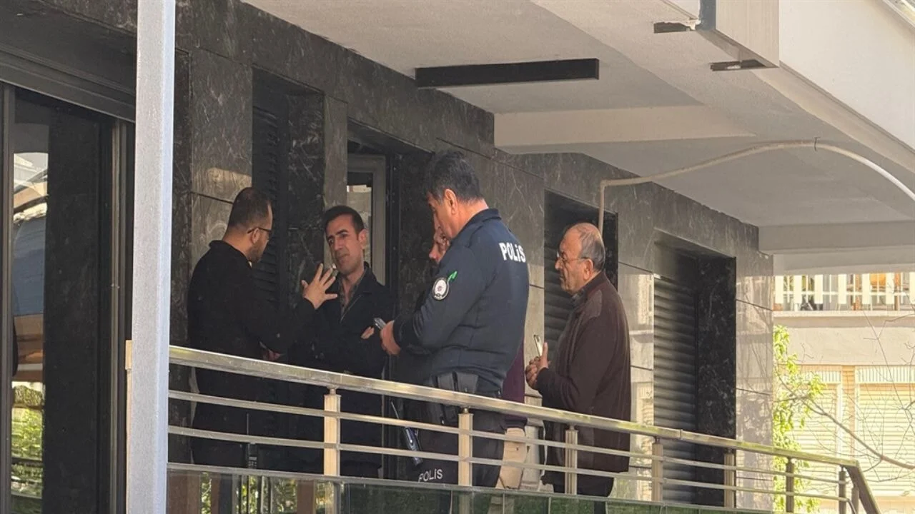 19 yaşındaki Feride, evinde ölü bulundu