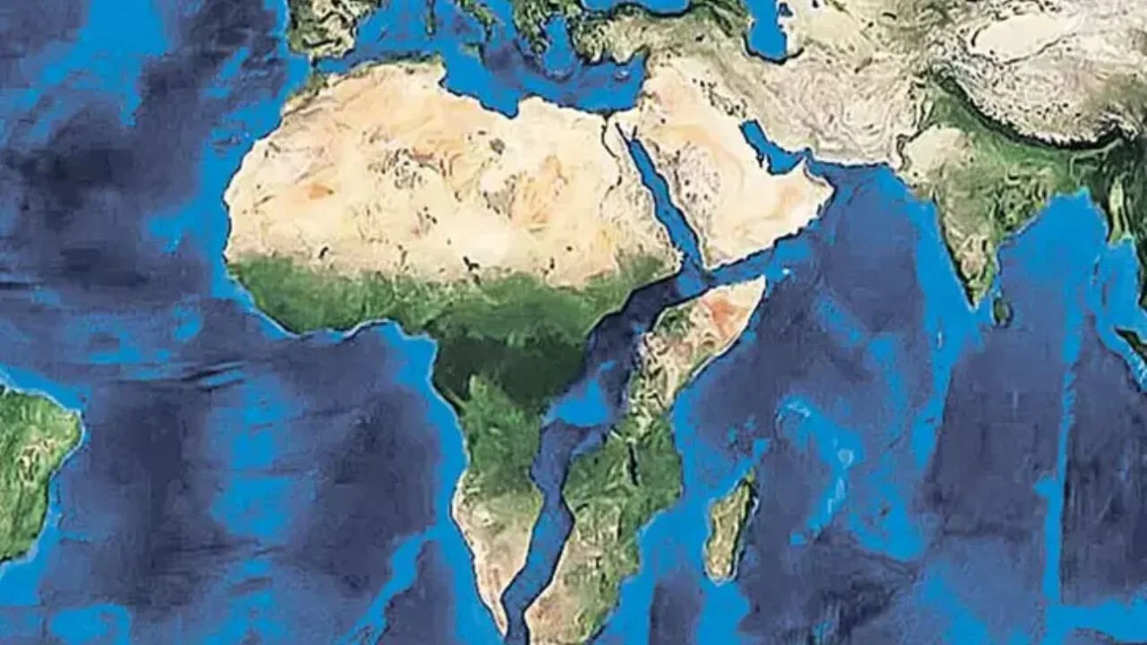 Afrika kıtası beklenenden çok daha hızlı parçalanıyormu? Yeni bir okyanus mu meydana geliyor?