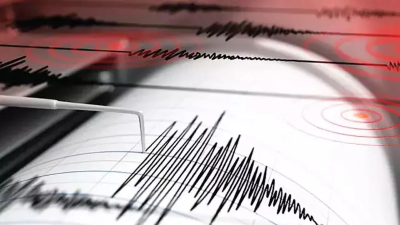 Çanakkale'nin Ayvacık ilçesinde deprem korkuttu