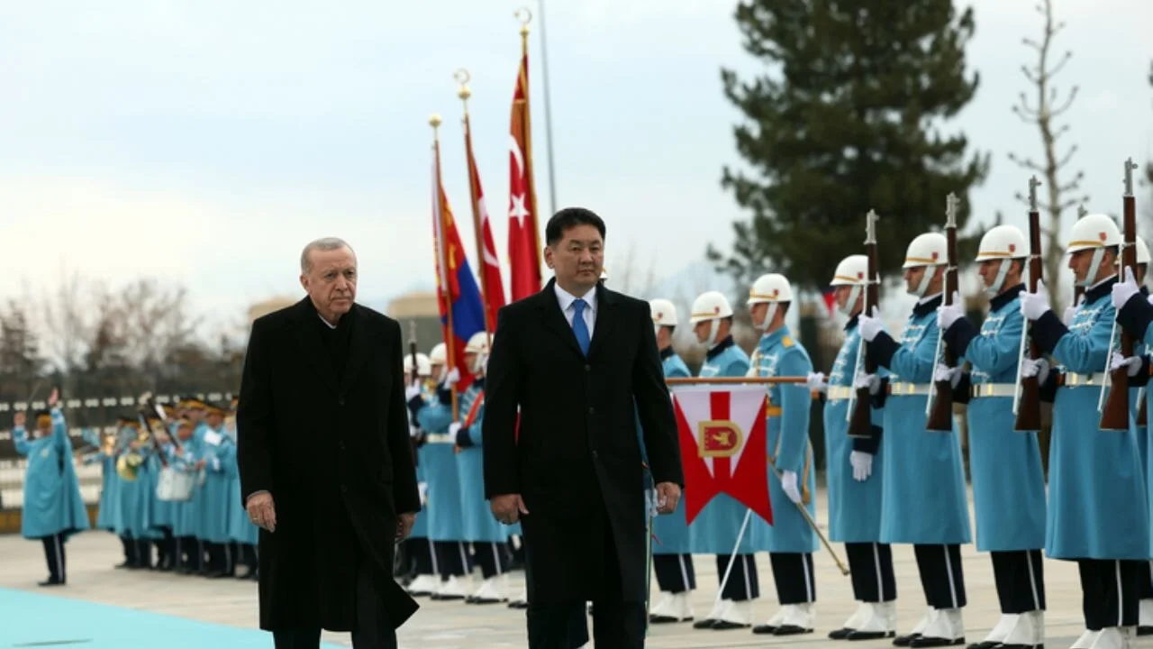 Cumhurbaşkanı Erdoğan, Moğolistan Cumhurbaşkanı Ukhnaa'yı resmi törenle karşıladı