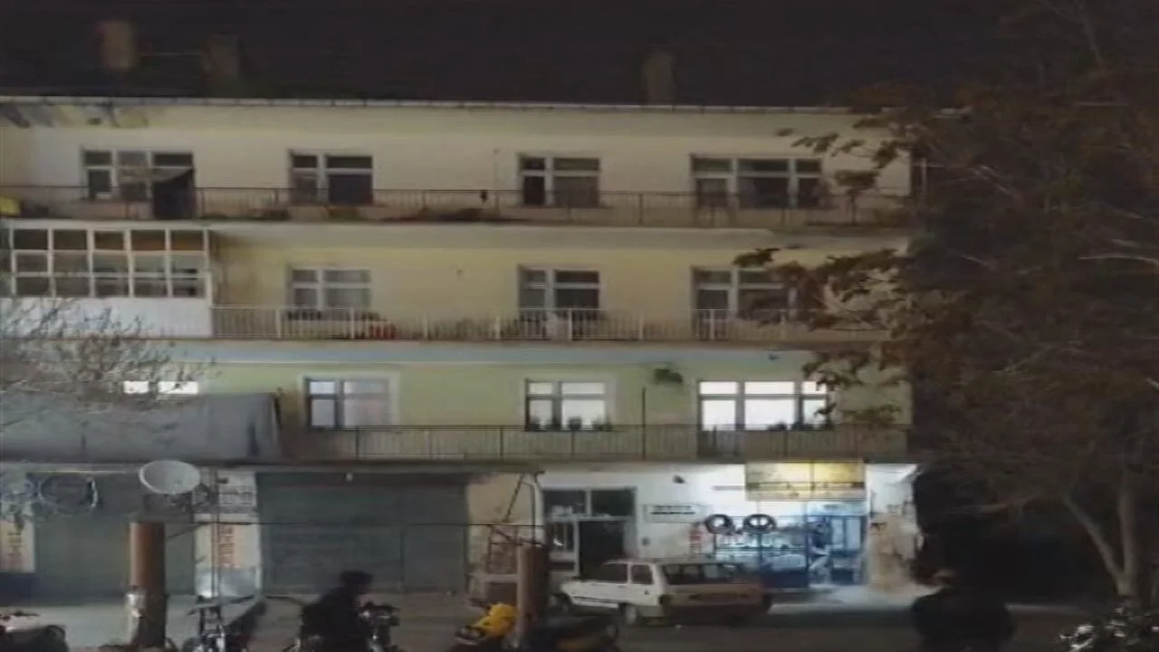 Konya'da 4 katlı bina çöktü; yetkililerden peş peşe açıklamalar...