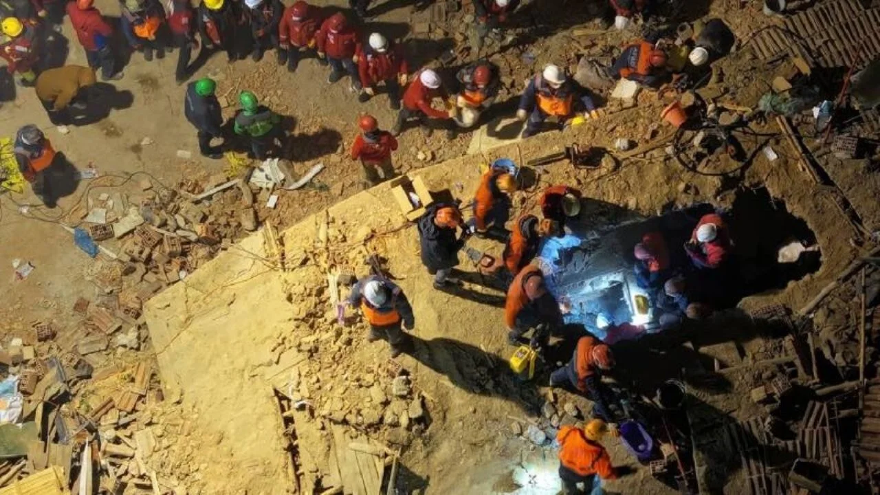 Konya'da çöken binayla ilgili 6 kişi tutuklandı