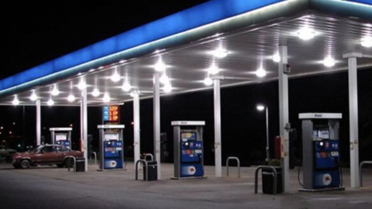 Motorin ve benzine dev zam | LPG, motorin ve benzin tabelaları değişiyor