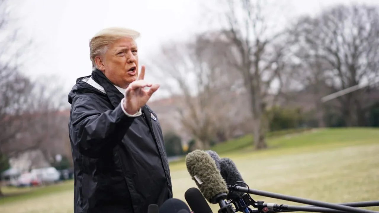 Trump, 12 başmüfettişi birden haber vermeden kovdu!