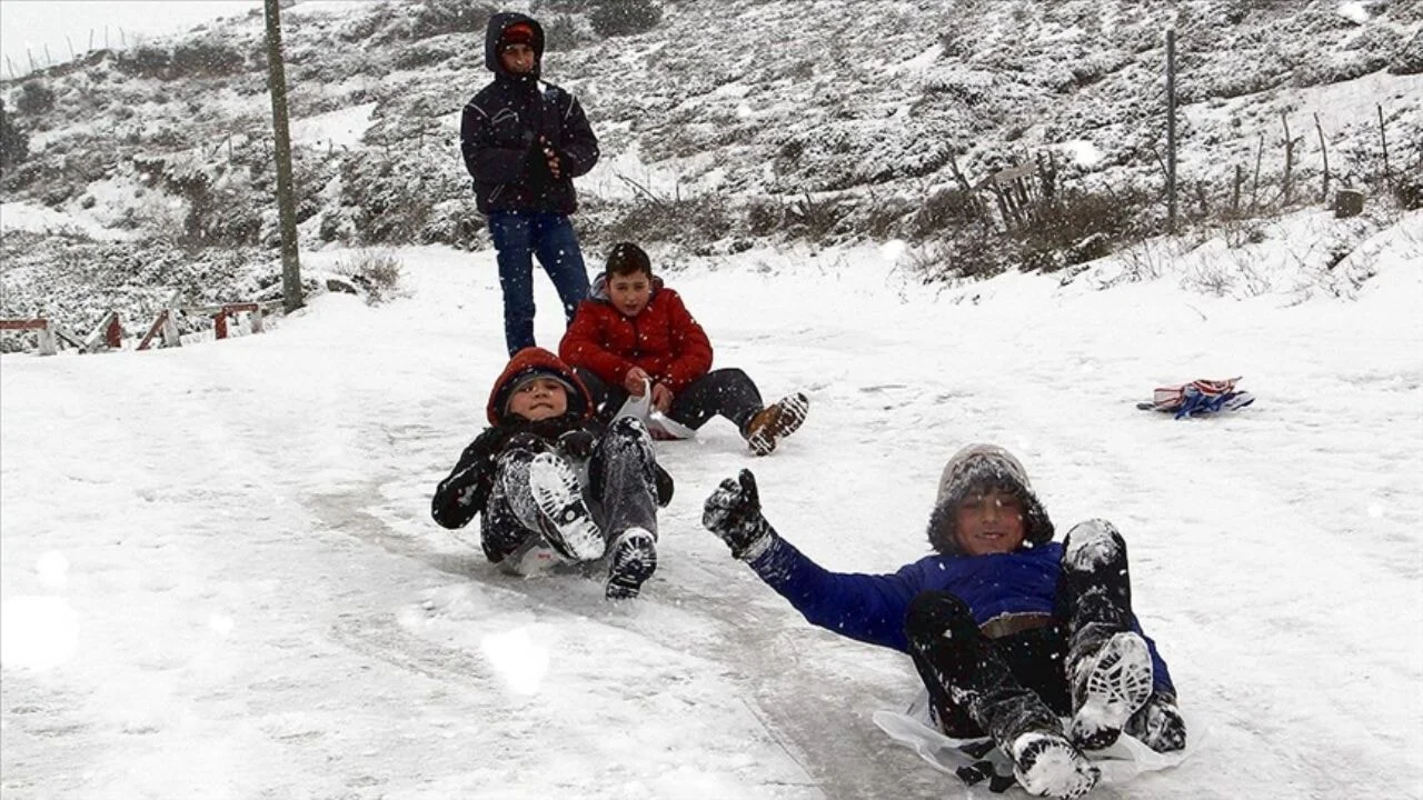 5 il ve bazı ilçelerde okullar 1 gün tatil