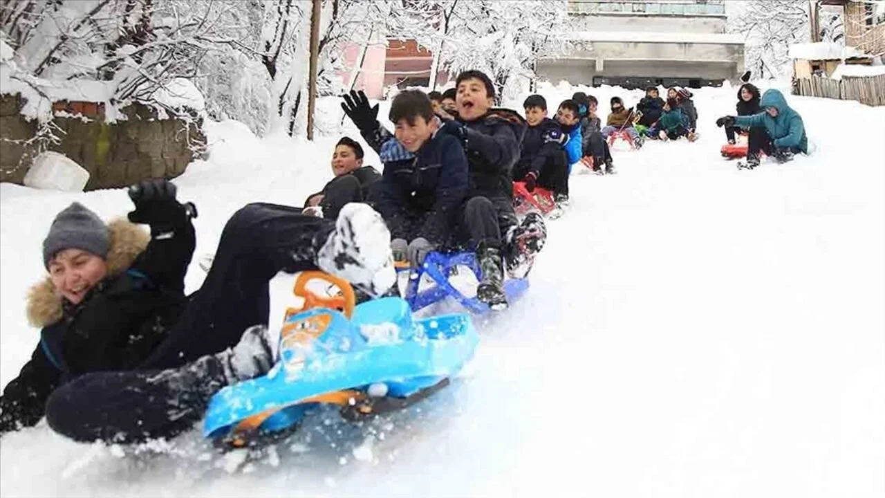 5 İlde kar engeli! Okullar 1 gün tatil