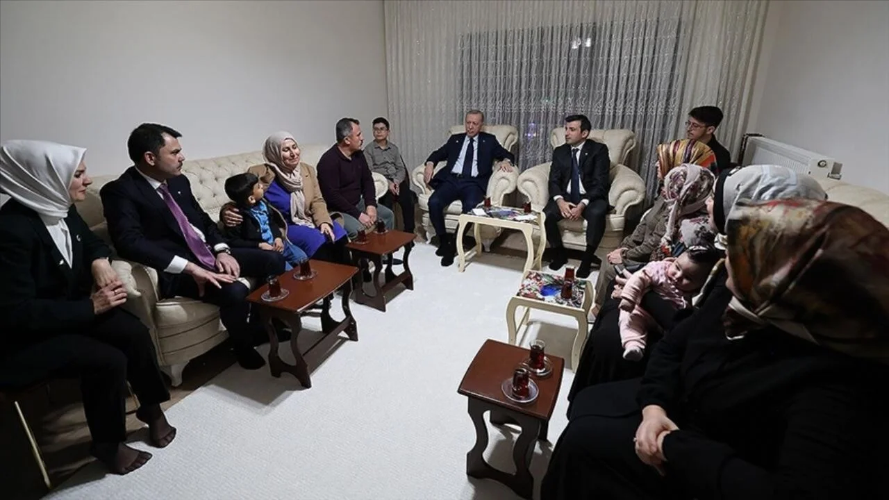 Adıyaman'da yeni konutlarına kavuşan depremzede aileden Cumhurbaşkanı Erdoğan'a teşekkür