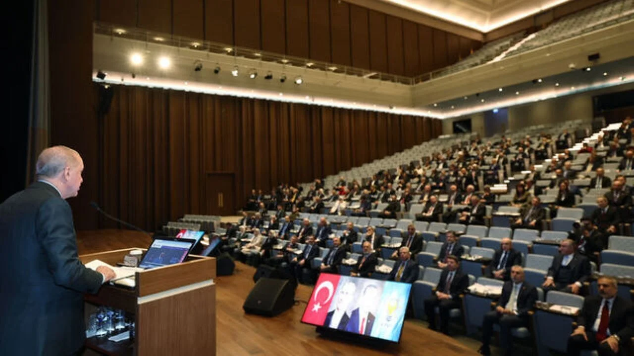 Ak Parti'nin yeni kurmayları kimler oldu?