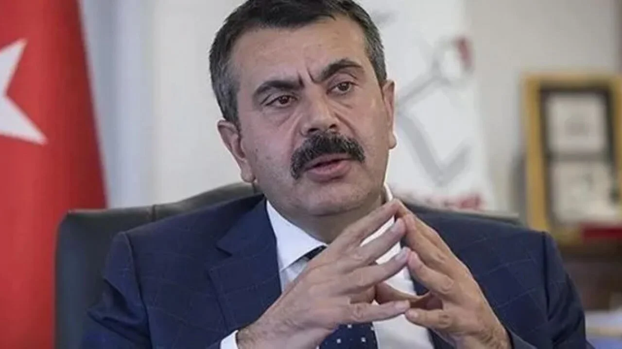 Bakan Tekin'den fahiş ücret talep eden okullara net uyarı