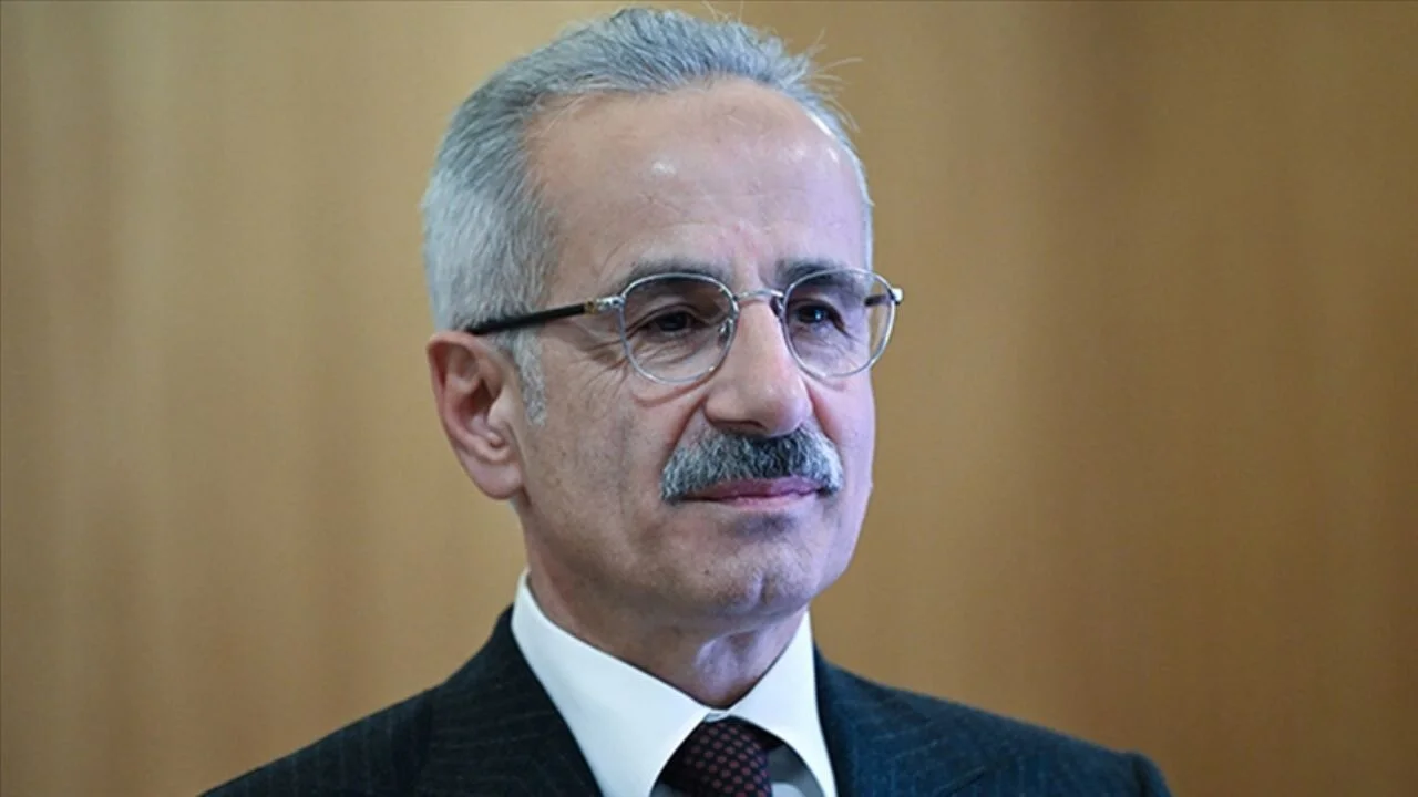 Bakan Uraloğlu: kar yağışı ulaşımı etkilememesi için 7/24 çalışma