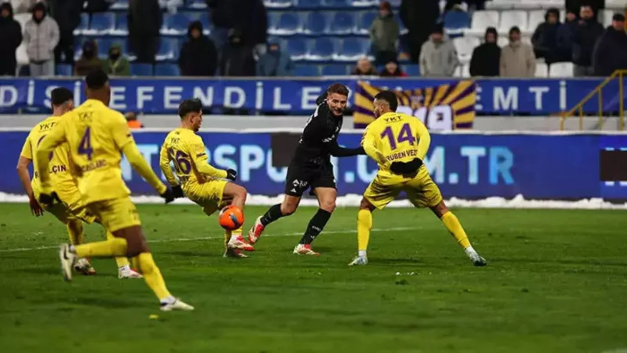 Beşiktaş, Eyüpspor'u 3-1'le geçti, farkı açtı