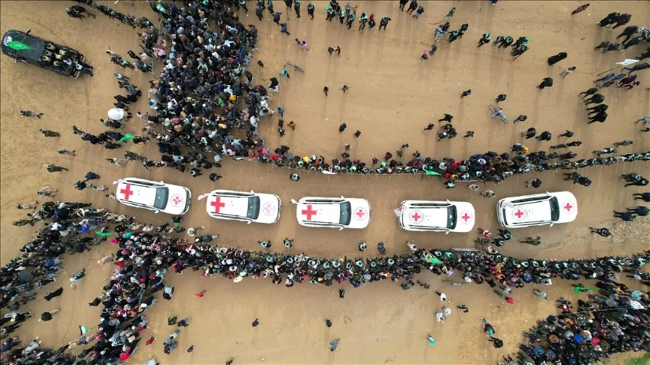 Hamas, 6 İsrailli esiri teslim ediyor