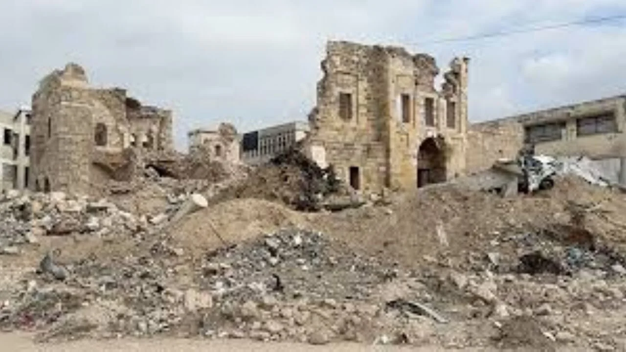İsrail'in Gazze'ye yönelik yıkıcı saldırılarında çok sayıda ibadethane bombardımanın hedefi oldu