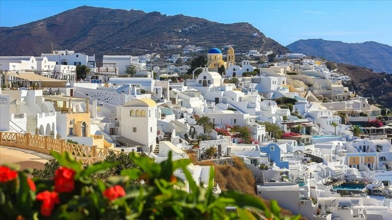 'Issız ada' Santorini'de OHAL ilan edildi!