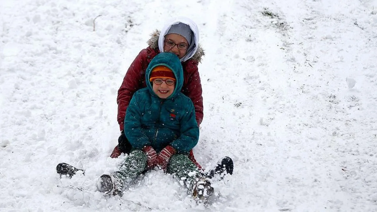 İstanbul'da 9 ilçede okullar tatil