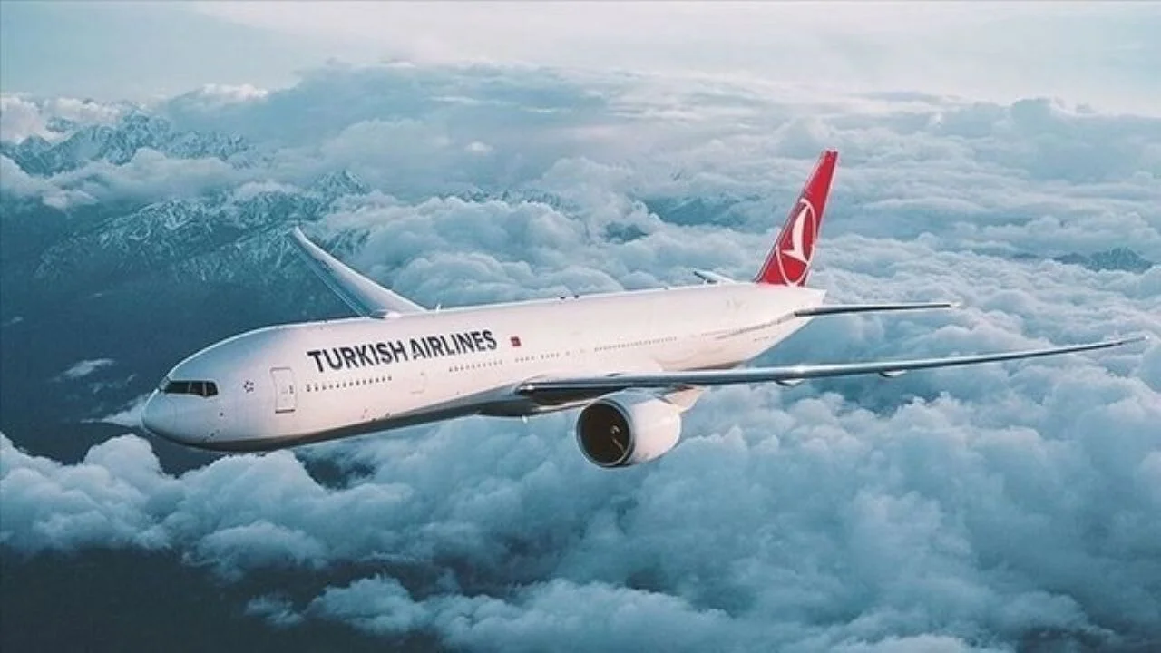 İstanbul'da bazı uçuşlar iptal. Kar yağışı hava trafiğini felç etti.