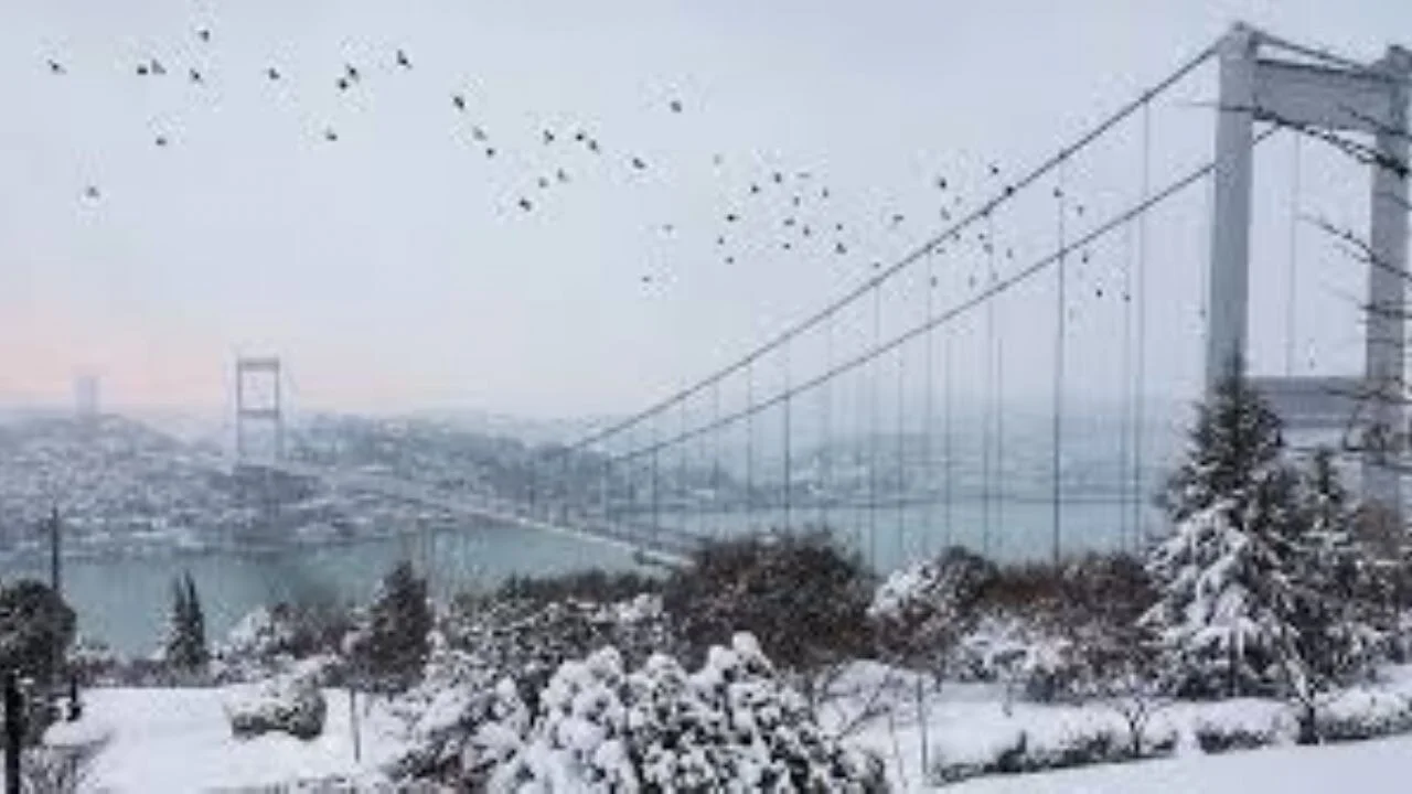 İstanbul'da beklenen yoğun kar yağışı aralıksız devam edecek