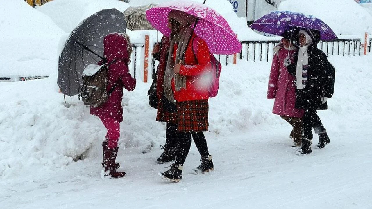 İstanbul'da okullar yarın tatil edildi