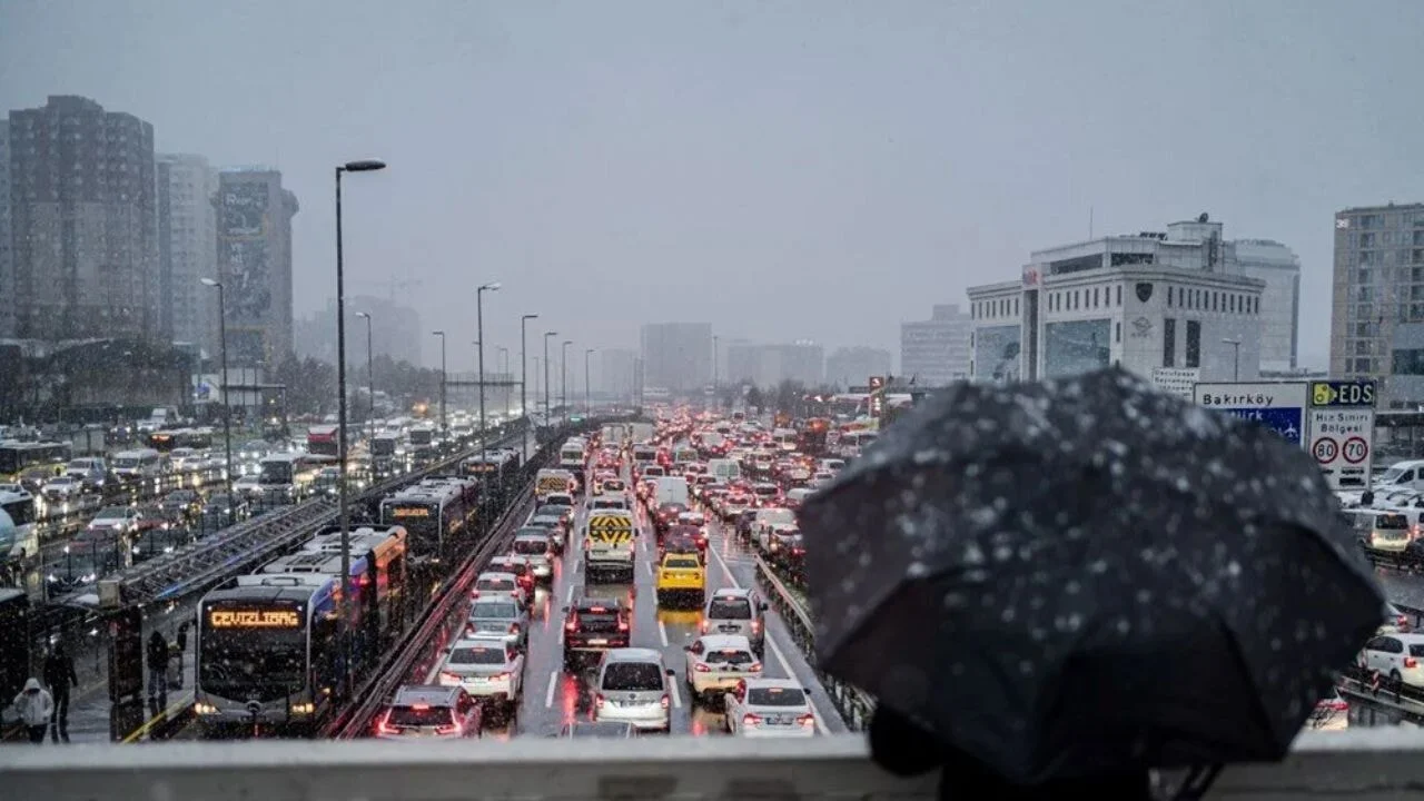 İstanbul'da yarın okullar tatil mi? (İstanbul Valisi Gül'den kar tatili açıklaması)