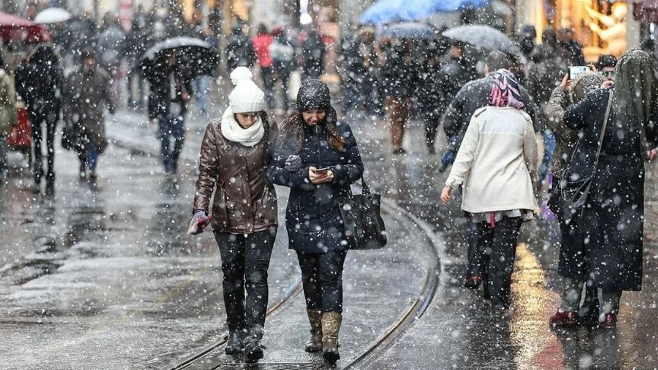 İstanbul için saat verildi! Marmara'da 4 ilde kuvvetli yağış!