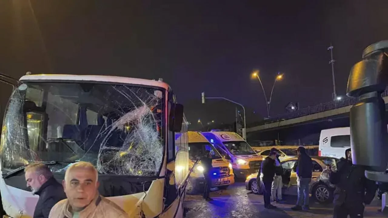 Kayseri'de zincirleme kazada midibüs dehşeti