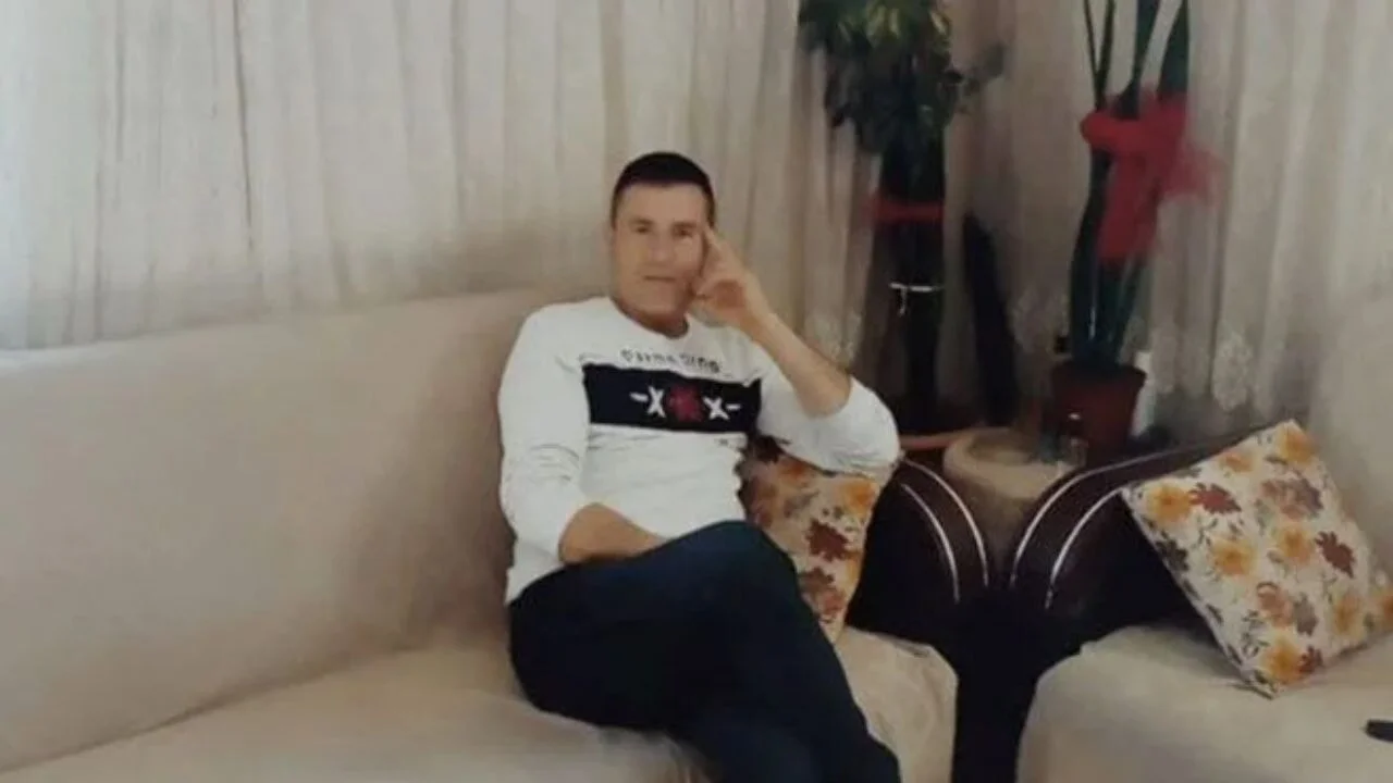 Kendini mehdi ilan etti, babasını öldürdü