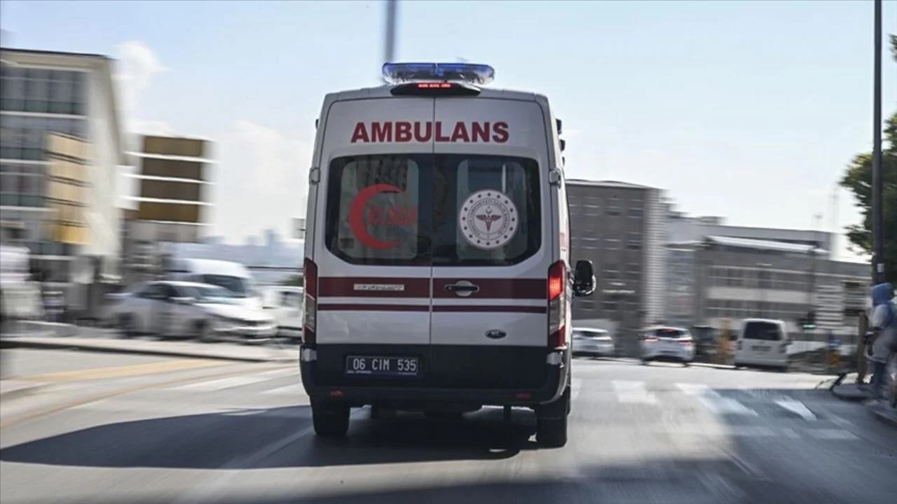 Kızı ölü, babasının bilekleri kesik bulundu