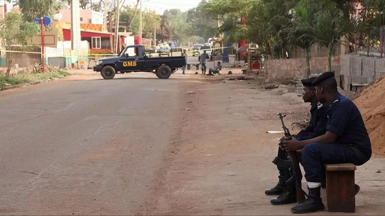 Mali'de sivilleri taşıyan konvoya silahlı saldırı