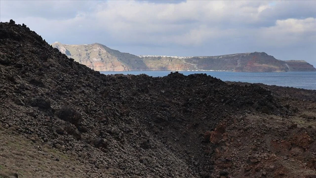 Santorini Yanardağı'nda son durum: Uzmanlar ne diyor?