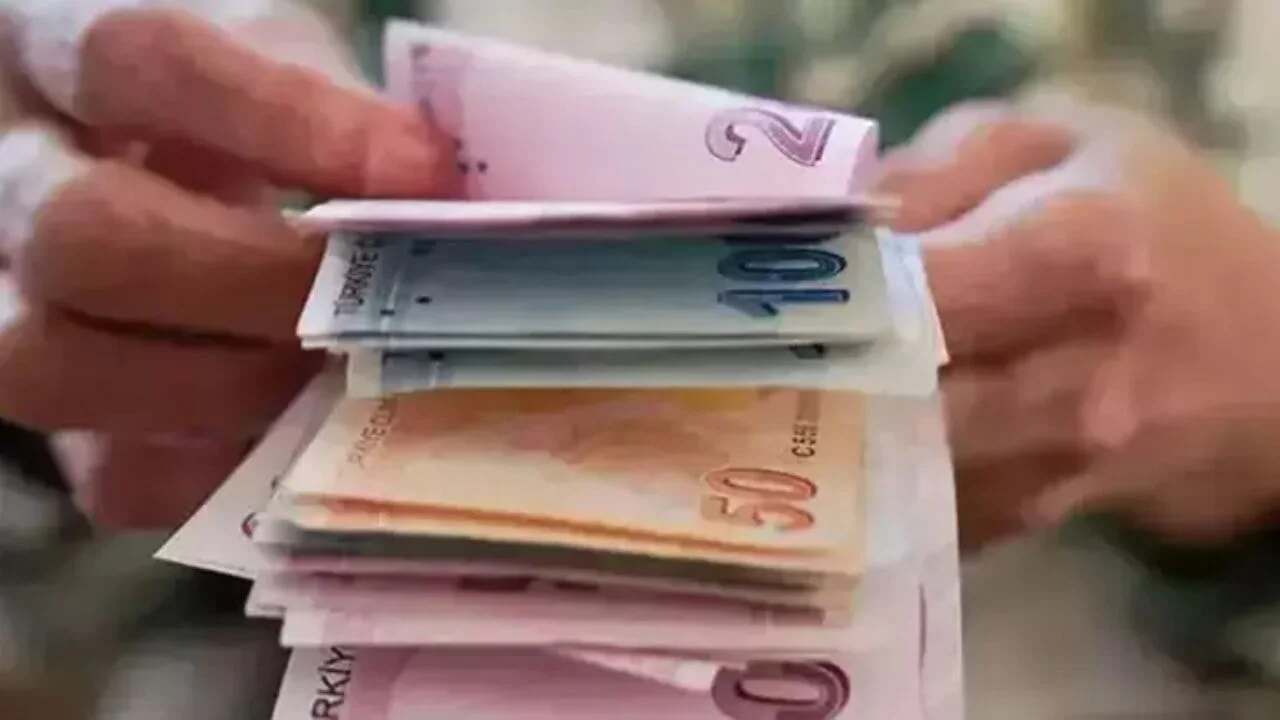 SGK duyurdu! Emekli zam farkları bugün yatıyor