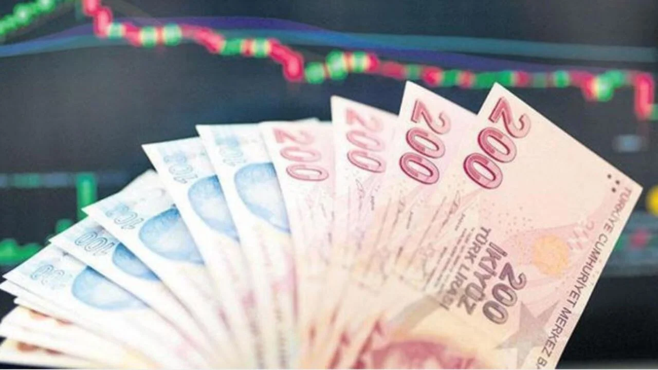 TL'de yön değişiyor mu? Faiz indirimi sonrası yatırımcılar ne yapacak?