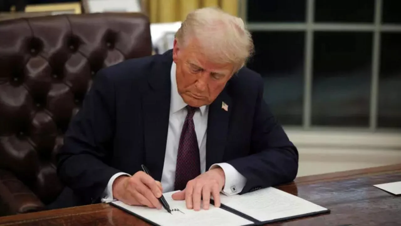 Trump'tan otomobil ithalatına %25 vergi!